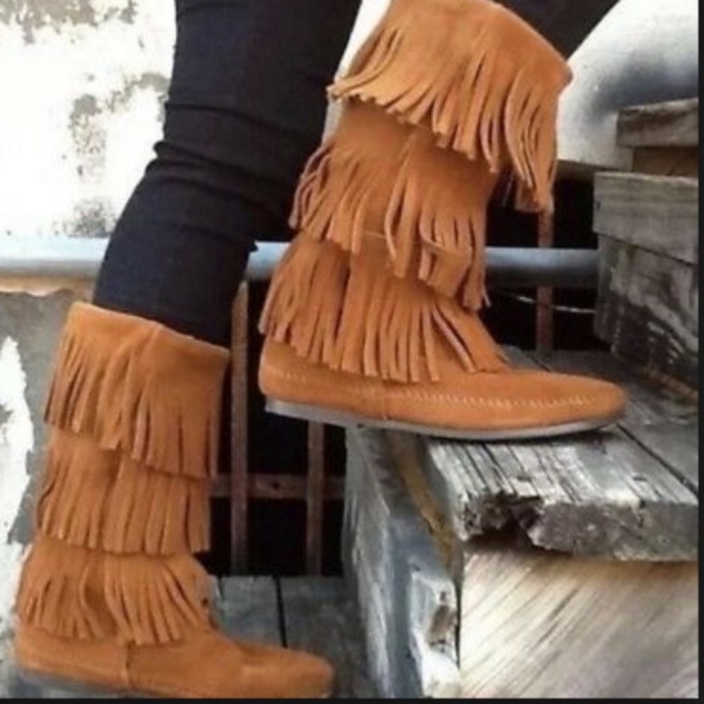 Minnetonka 3 Layer Fringe Suede Boho Sz 6M Boots - Picture 2 of 15